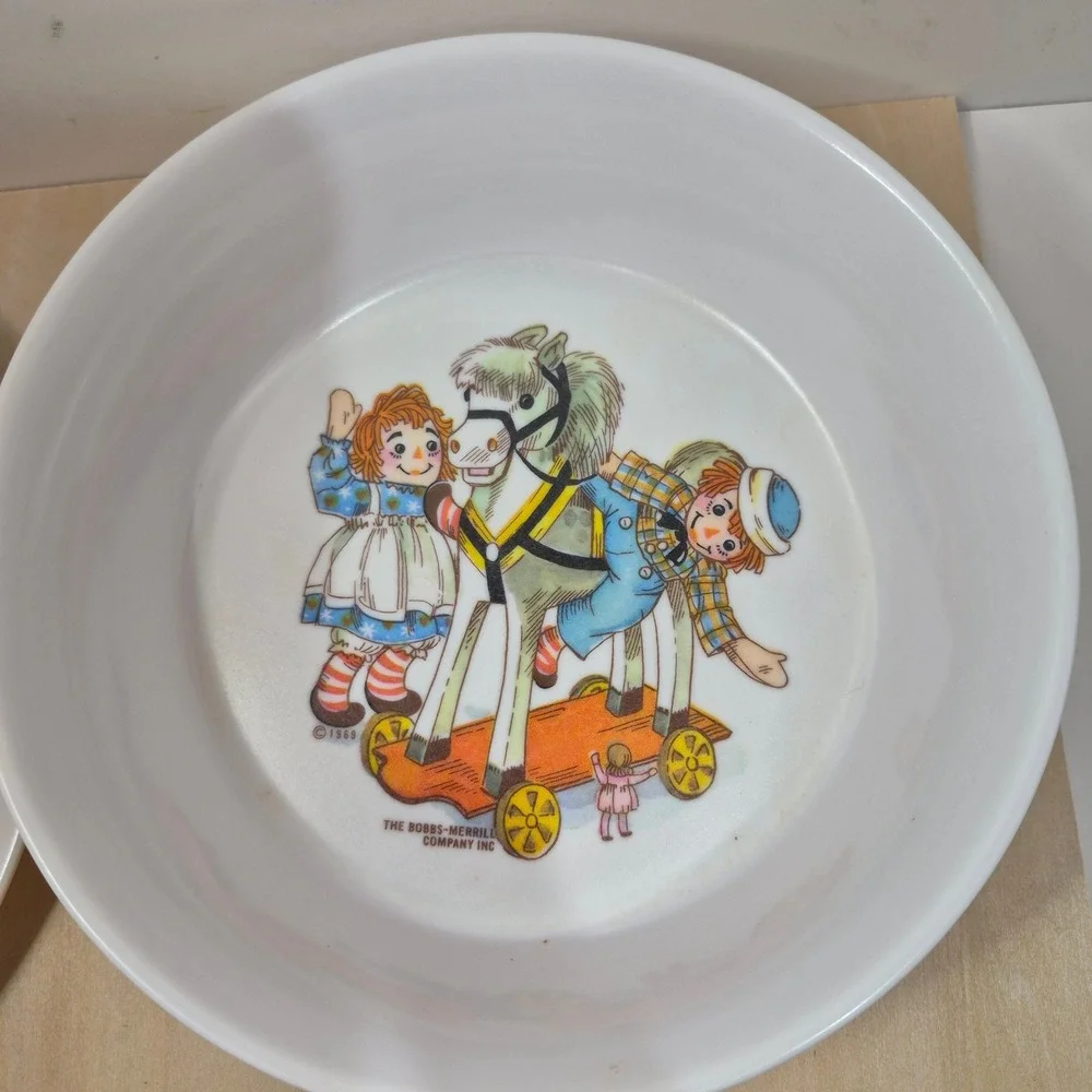 Vintage Raggedy Ann and Andy Melamine Dinnerware Set‎ 4 Pieces Kids